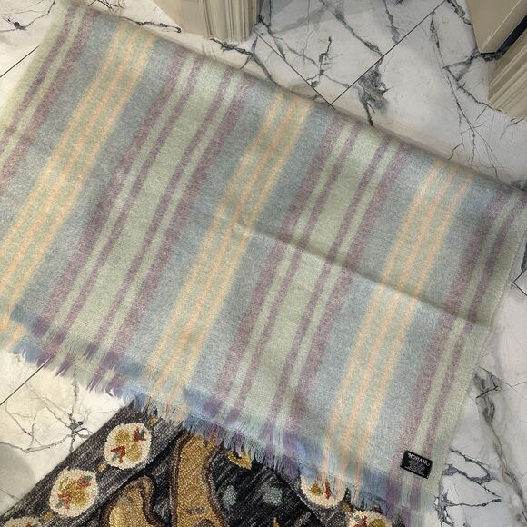 Mohair Wool Blanket 60 X 54 Made in Great Britain. - Picture 7 of 8